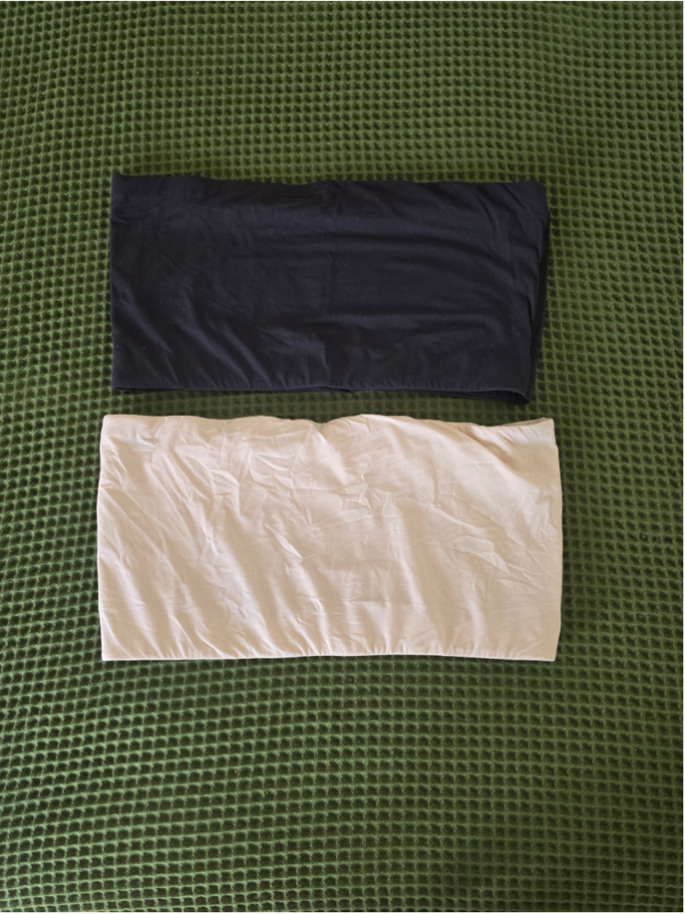 Bundle of 2 SKIMS Bandeaus 3X Black & Beige